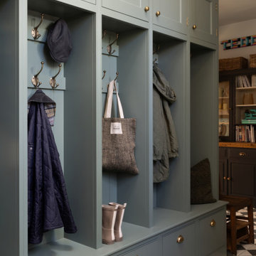Teddington Painted Shaker Kitchen with Pantry, Bar, Boot & Utility Room