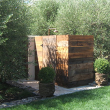 outdoor shower free standing