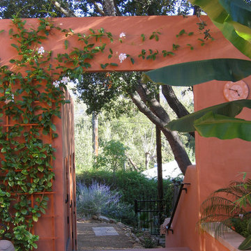 HERE Design and Architecture Ojai House - Courtyard Patio (snapshot)
