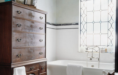 12 Beautiful Black and White Bathrooms to Inspire You