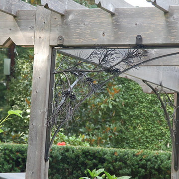Sophisticated Garden Design with Pergola