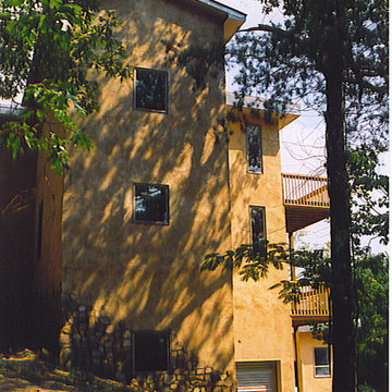 Noll St. Strawbale