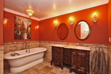 Example of a classic bathroom design in Toronto