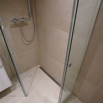 Aus einem Badezimmer wird ein Duschbad in München Bogenhausen