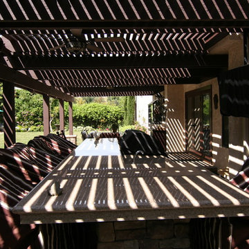 EXTERIOR BBQ, FOUNTAIN AND PATIO