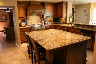 Inspiration for a timeless kitchen remodel in Austin