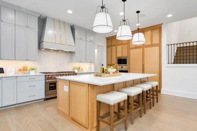 Kitchen - transitional kitchen idea in Seattle