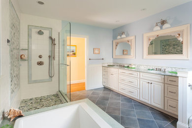 Bathroom - bathroom idea in Boston