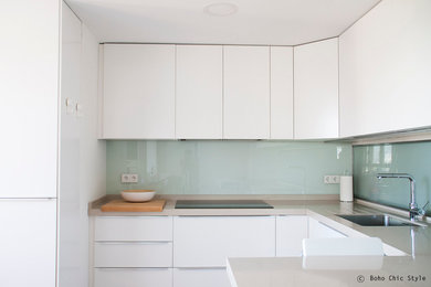 Danish kitchen photo in Madrid