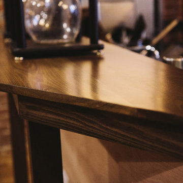 Quay Table and Bar