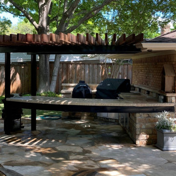 Dallas Modern Outdoor Kitchen and Pergola