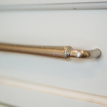 Transitional Kitchen Hardware