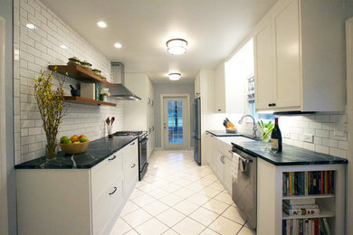 Example of a kitchen design in Nashville