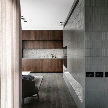 Stylish apartment with porcelain stoneware surfaces