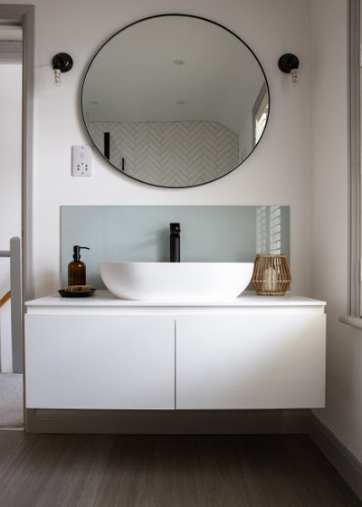 Bathroom by Nicola O'Mara Interior Design Ltd