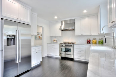 Example of a classic kitchen design in Los Angeles