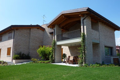 Esempio della facciata di una casa country