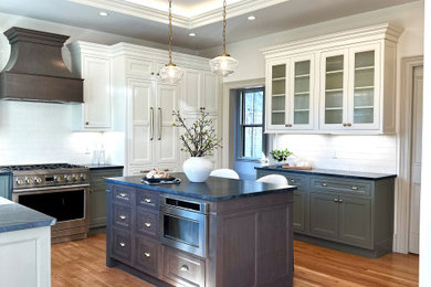 Farmhouse kitchen photo in Boston