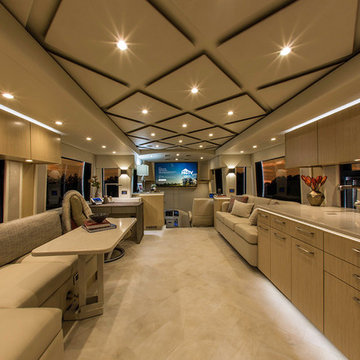 Featherlite Coach 3167 - Prevost H3-45 Triple Slide Motorhome