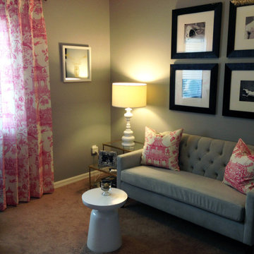 Single Girl's Home Office/Lounge