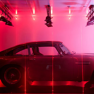 Inspiration for a modern basement in Orange County.