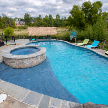 Innovation and Complexity in a Vinyl Liner Pool with Extreme Elevations