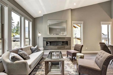 Living room photo in Vancouver