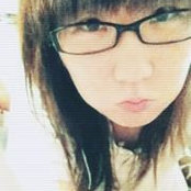 Momo Woos foto
