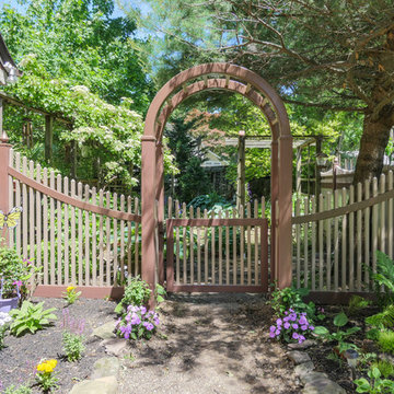 Amazing Brown and Adobe Curved PVC Vinyl Illusions Picket Fence
