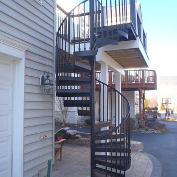Composite Deck with TREX Spiral Staircase