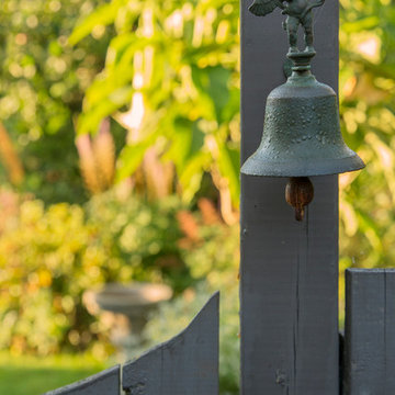 My Houzz: A Canadian Garden Is Well-Prepared for the Cold Weather Ahead
