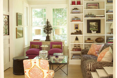 Inspiration for a small cottage home design remodel in New York