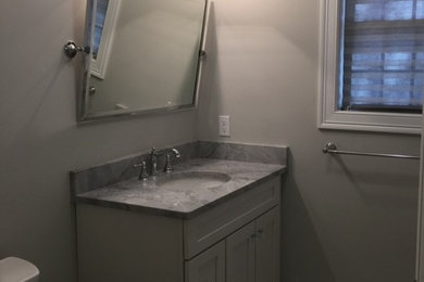 Example of a transitional bathroom design in Bridgeport