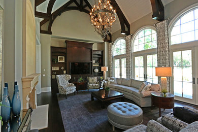 Living room photo in Atlanta