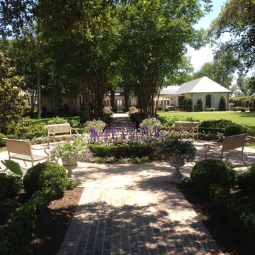 Compound on the beach! Family retreat..room for everyone!