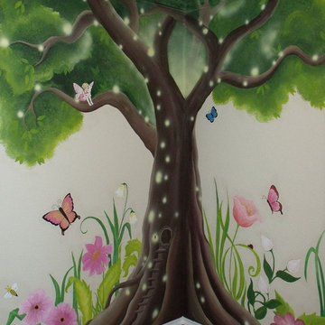 Girls room murals