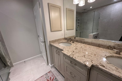 Bathroom - bathroom idea in Vancouver