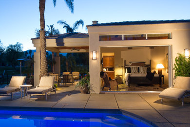 Transitional exterior home photo in Los Angeles