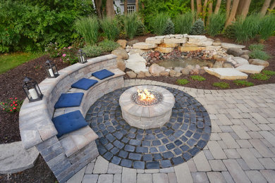 Inspiration for a contemporary landscaping in Other.