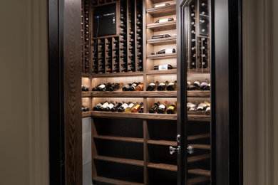 Example of a wine cellar design in Chicago