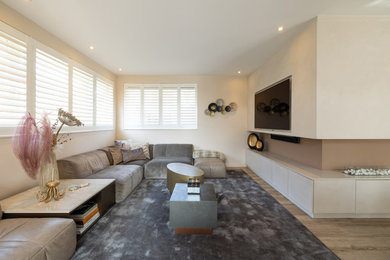 Living room - mid-sized contemporary living room idea in Amsterdam