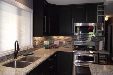 Kitchen photo in Toronto