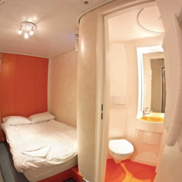 Easy Hotel
