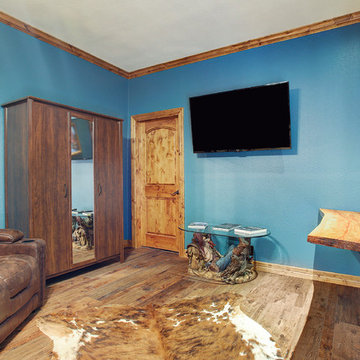 Sara's Inn - Man Cave