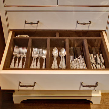 Earth tone Kitchen