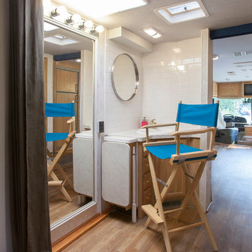 MoPro Chicago: Makeup Room