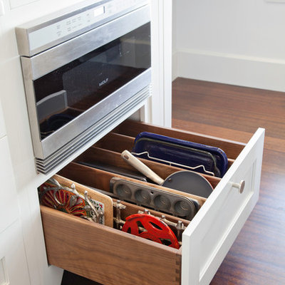 Transitional home design photo in Boston