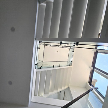 Project #125 | Modern Open-Riser Staircase with Glass Balustrade