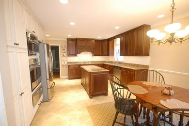 Kitchen - traditional kitchen idea in Other