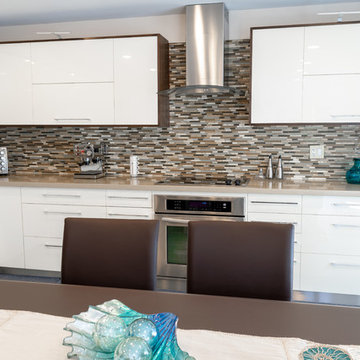 Beige high-gloss kitchen in Toronto